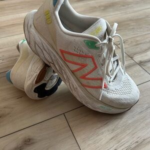 New Balance Women's Fresh Foam 880 Sneakers